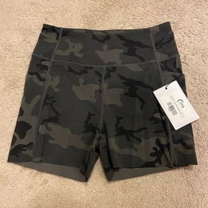 Forest camo luxe pocket short